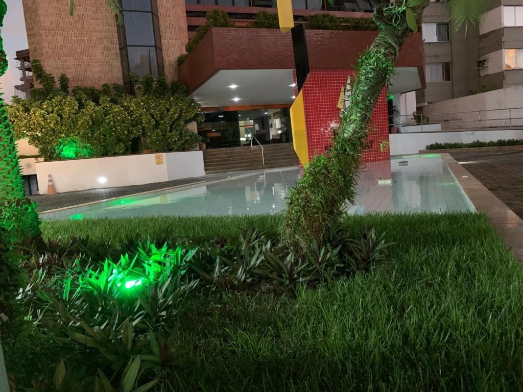 Maravilhoso Apartamento 2 Quartos Com Ofuro Porto Da Barra Salvador Summer Barra Flat Bagian luar foto